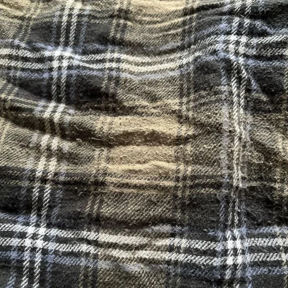 American Eagle Outfitters Distressed Green Plaid Button-Down Shirt - Picture 11 of 13